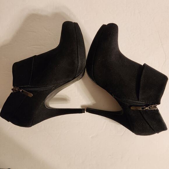 X-APPEAL Bootie Womens 7 QUINCEY Black Faux Suede Stiletto Heel Boot Romantic - Picture 7 of 10